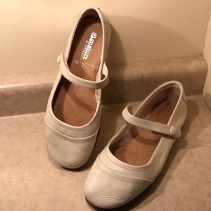 Aerosols. “Signature” Mary Jane flats